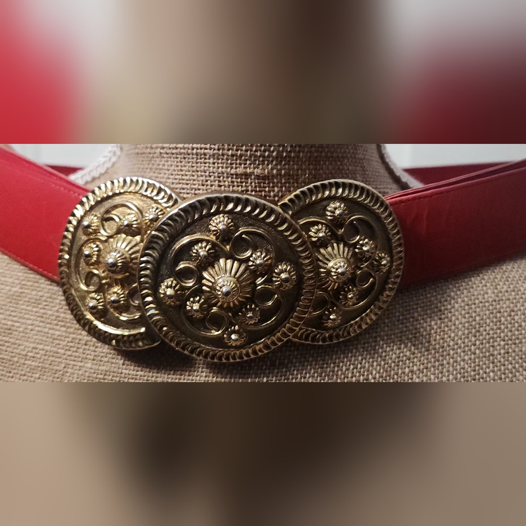 Vintage Leather Shop Belt With Ornate Gold Buckle Vintage Leather Shop Belt With Ornate Gold Buckle